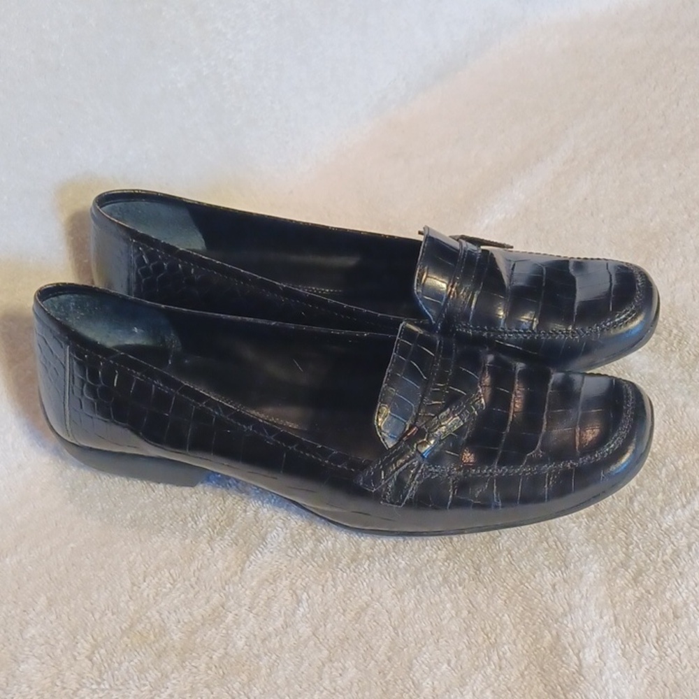 Michelle D black slip on shoes women's size 8